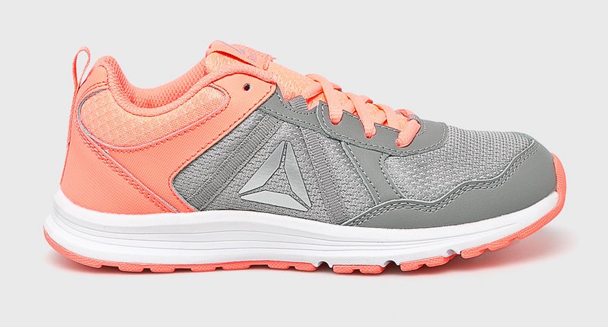 incaltaminte-sport-fete