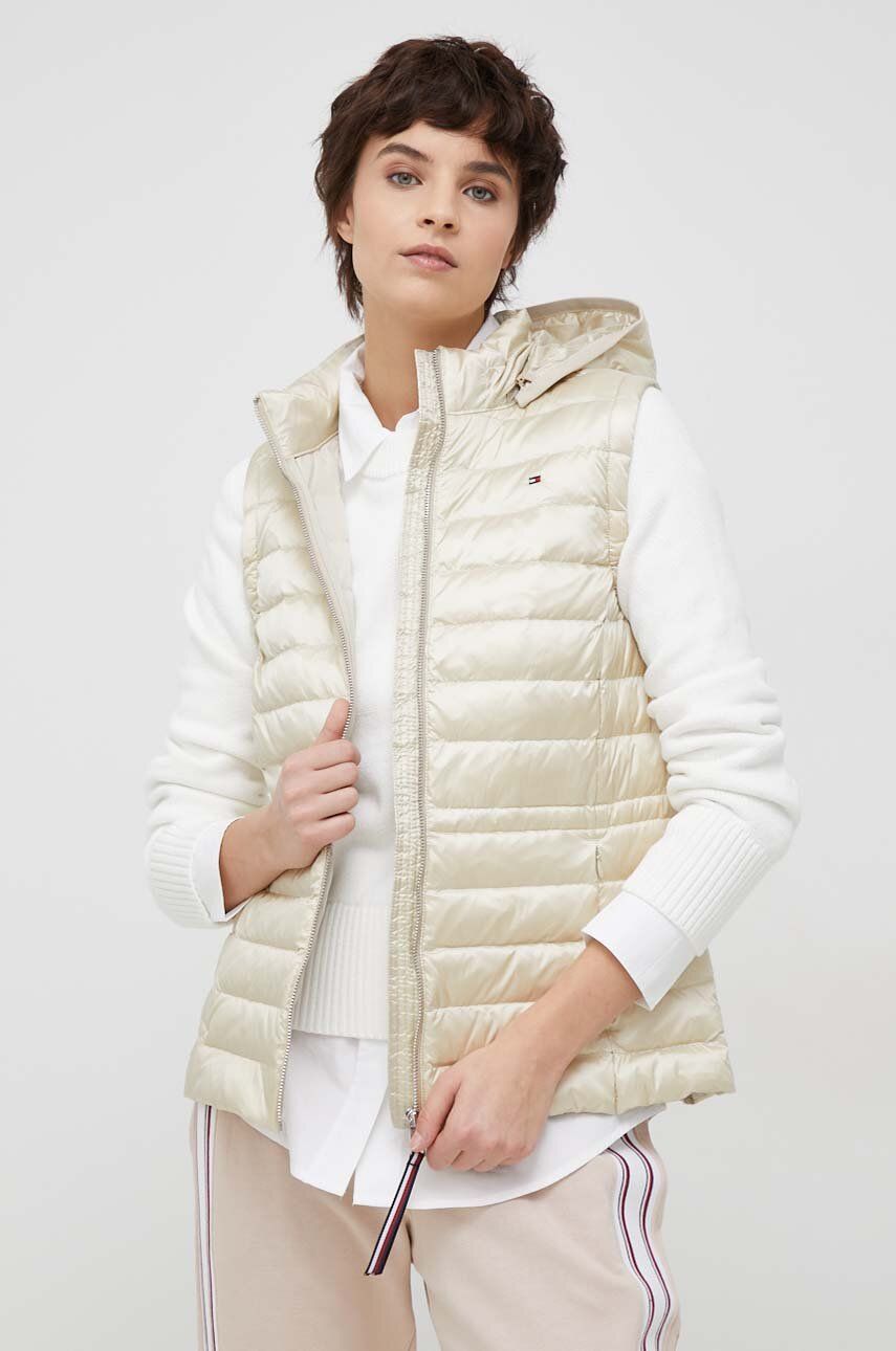 Vesta de puf pentru&nbsp;primavara