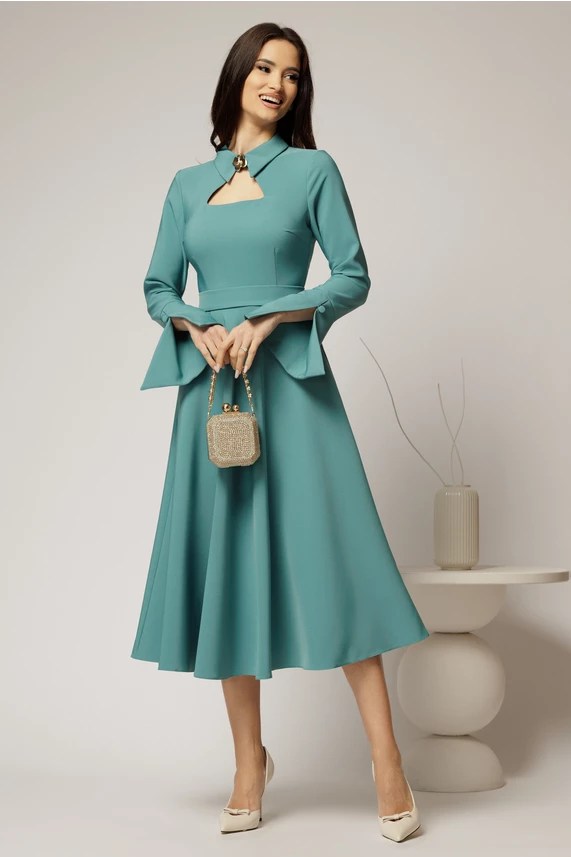 Masuri mari – Eleganță fără compromis: Rochia midi bleu&nbsp;DyFashion